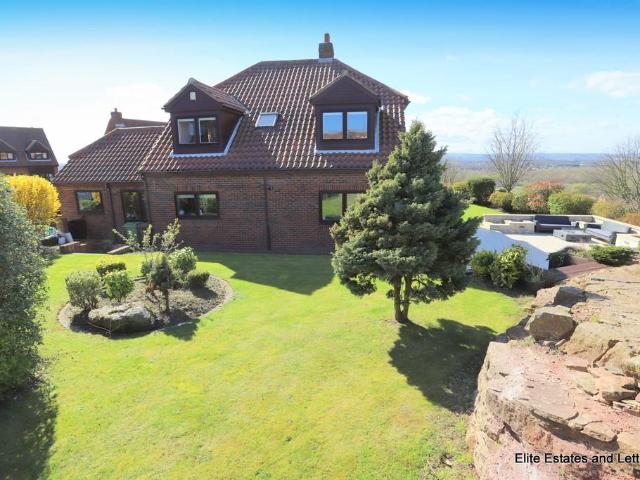 House for sale in Newbottle, Sunniside