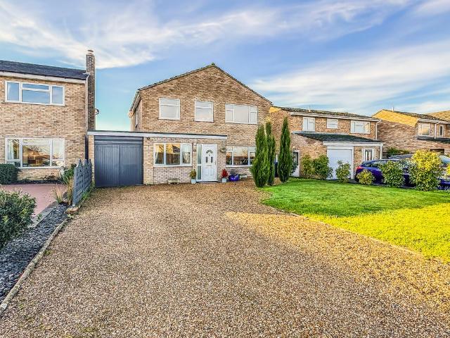 House for sale in Woodditton, Barway