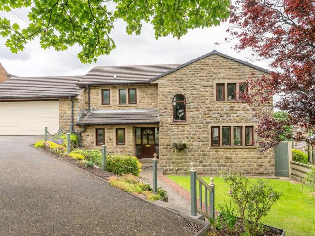 House for sale in Ainley Top, West Yorkshire
