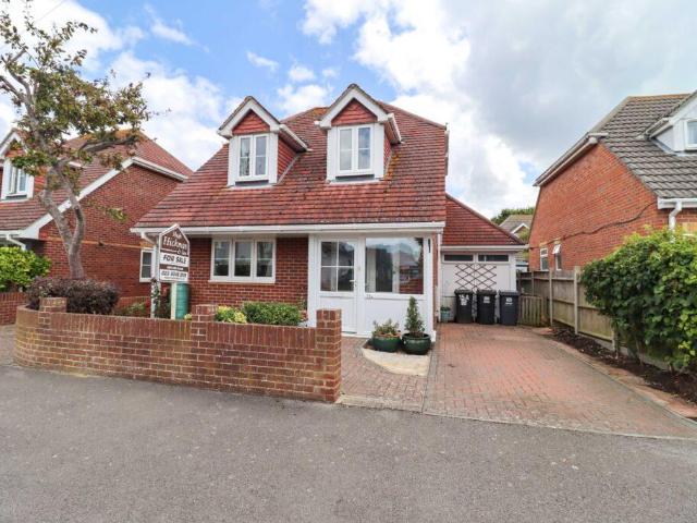House for sale in Spring Vale, Hampshire