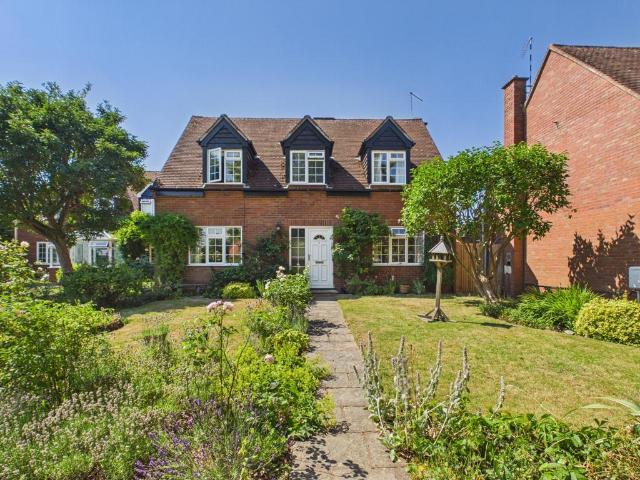 House for sale in New Bilton, Warwickshire