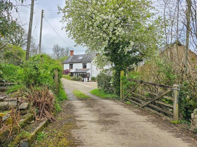 House for sale in Weir Quay, Devon