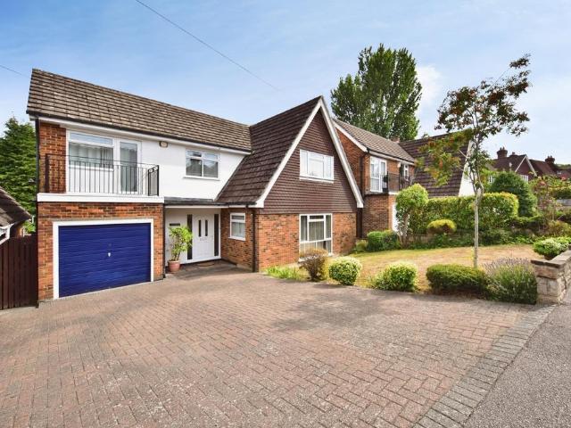 House for sale in Allington, Midway