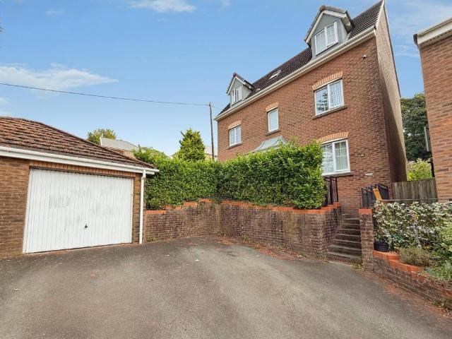 House for sale in Cimla, Briton Ferry