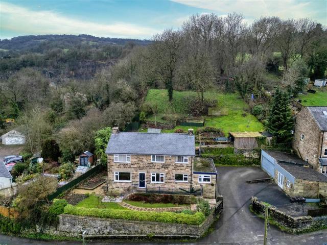 House for sale in Froggatt, East Midlands