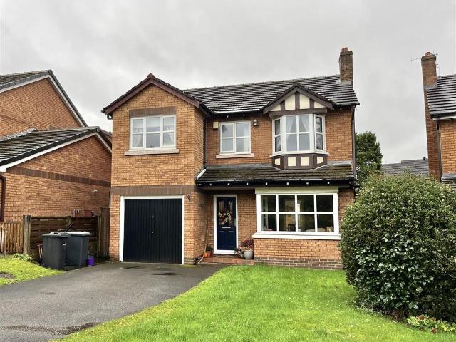 House for sale in Hadfield, High Peak