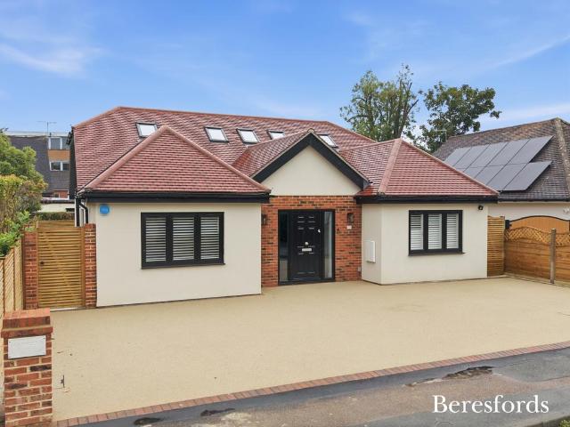 House for sale in Navestock Side, Essex