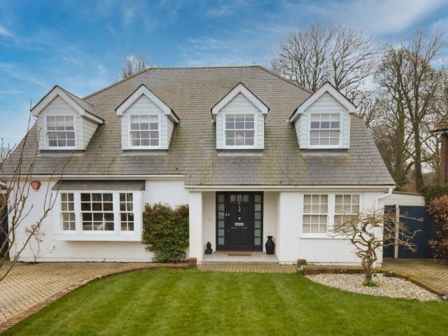 House for sale in Acol, Kent
