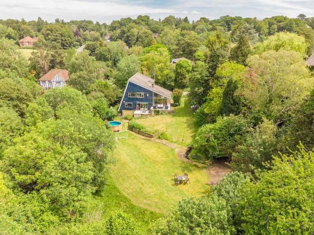 House for sale in Beaconsfield, Forty Green