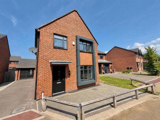 House for sale in Guide Bridge, Greenheys