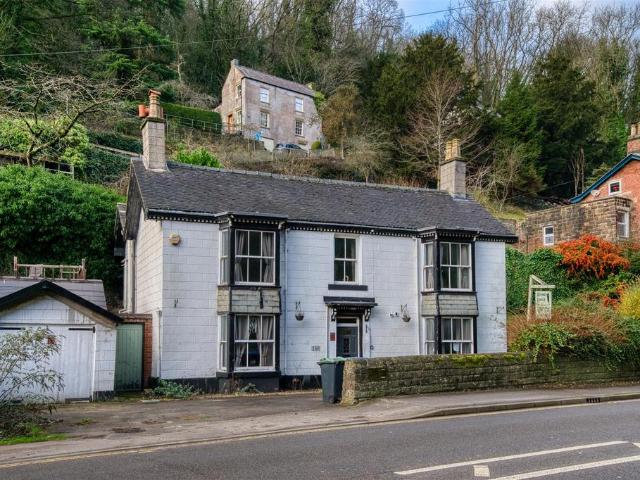 House for sale in Froggatt, East Midlands