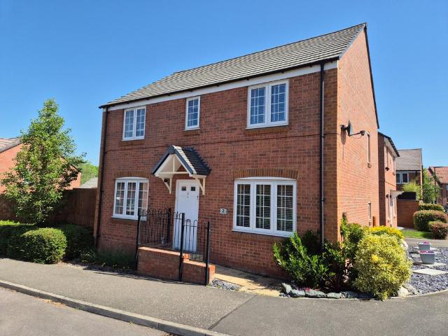 House for sale in Houghton Regis, Bedfordshire
