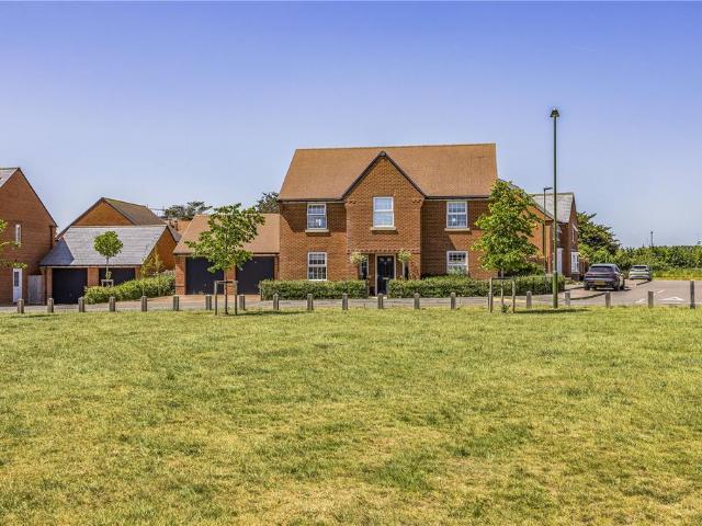 House for sale in Littlecote, West Sussex
