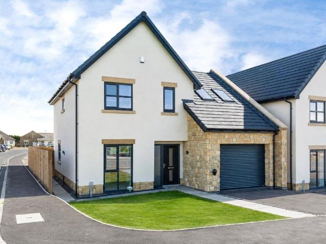 House for sale in Middleton, Bare
