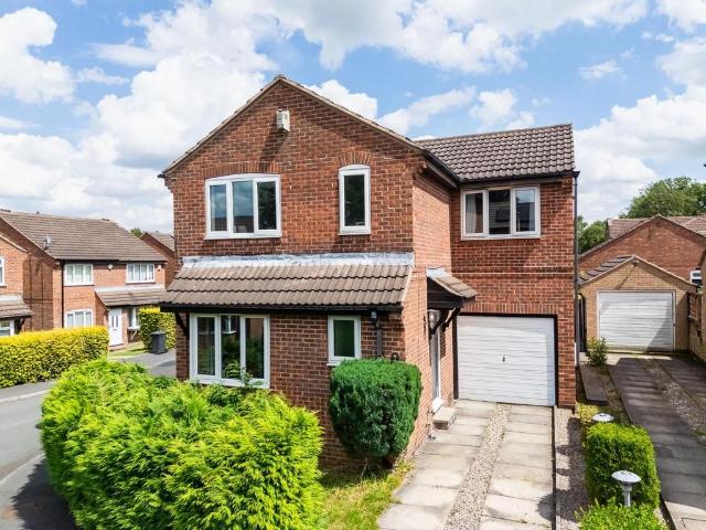 House for sale in Roundhay, West Yorkshire