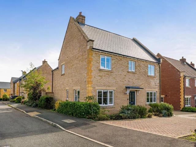 House for sale in Cotswold Gate, West Oxfordshire