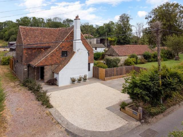 House for sale in Hillview, Surrey