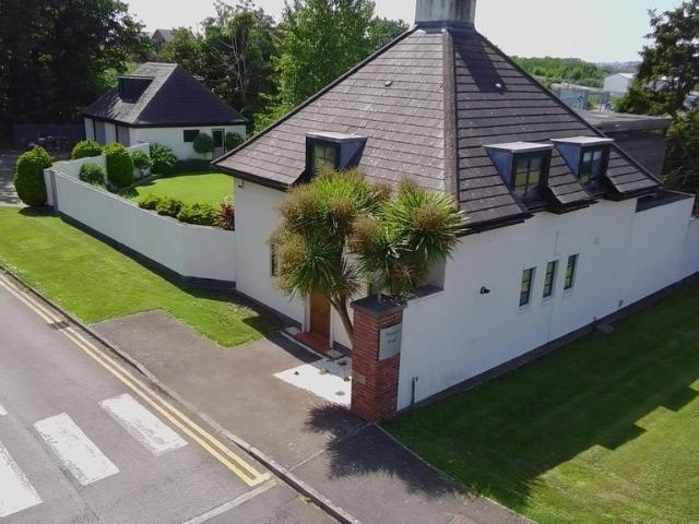 House for sale in Cadoxton, Barry