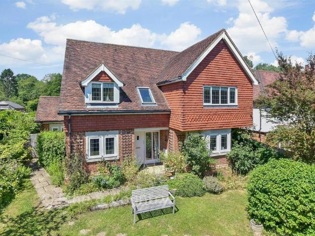 House for sale in Horsmonden, Sandown Park