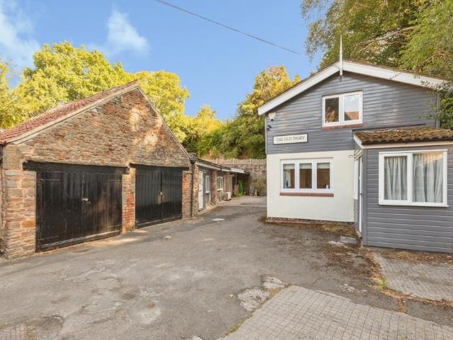 House for sale in Feckenham, City Of Bristol
