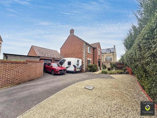 House for sale in Hunts Grove, Stroud