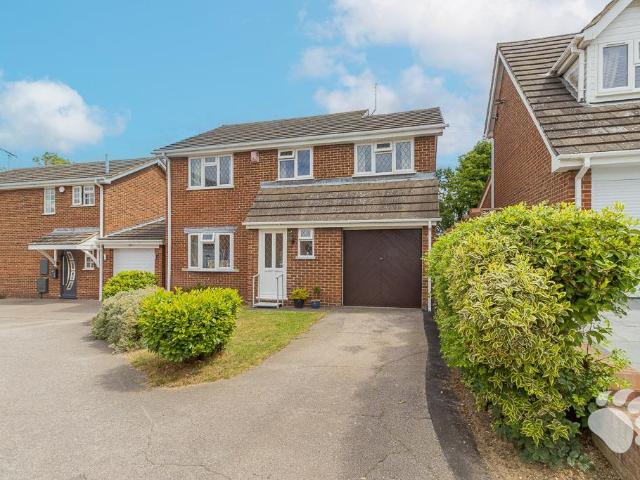 House for sale in Bowers Gifford, Essex