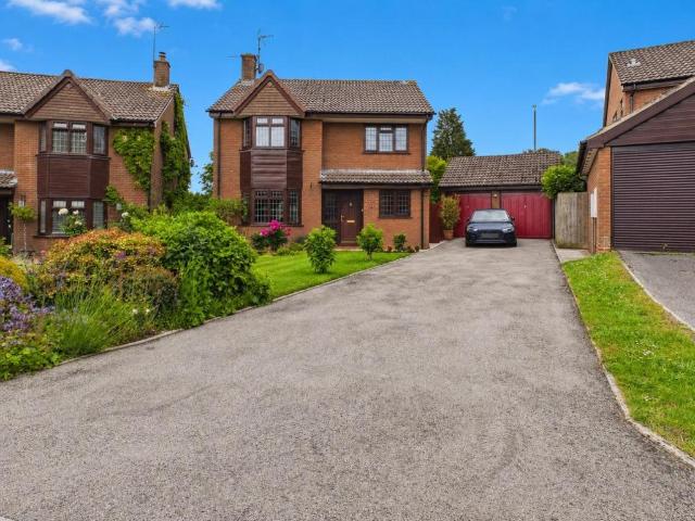 House for sale in The Slad, Lower Morton