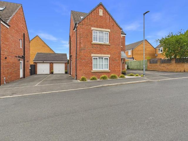 House for sale in Carleton, West Yorkshire