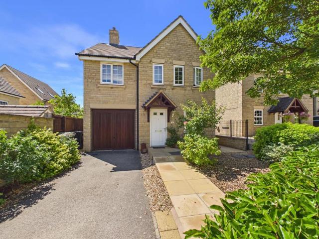 House for sale in Oundle