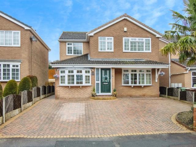 House for sale in Great and Little Preston, West Yorkshire