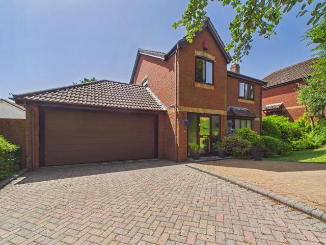 House for sale in Foxhole, Livermead