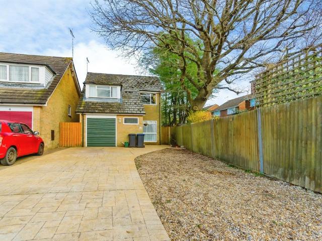 House for sale in Perryfields, West Sussex