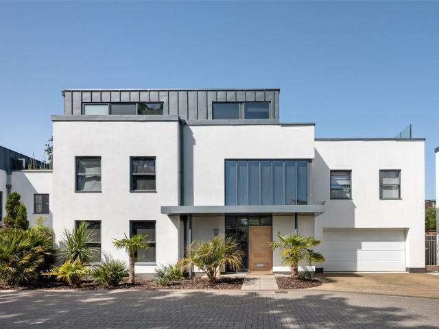 House for sale in St Leonards, Watergate