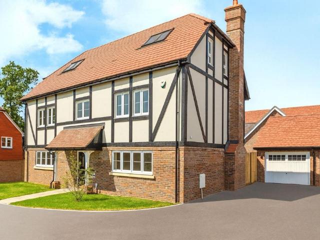 House for sale in Perryfields, West Sussex