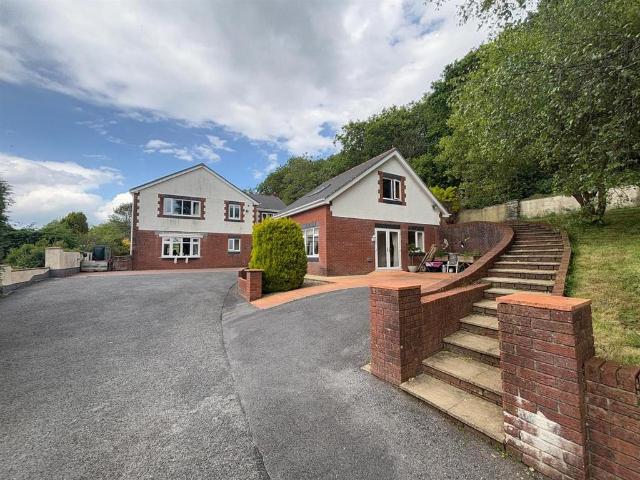 House for sale in Four Roads, Meinciau