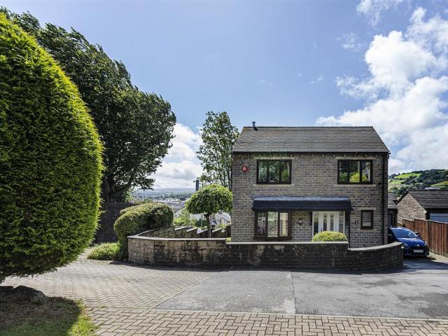 House for sale in Salendine Nook, West Yorkshire