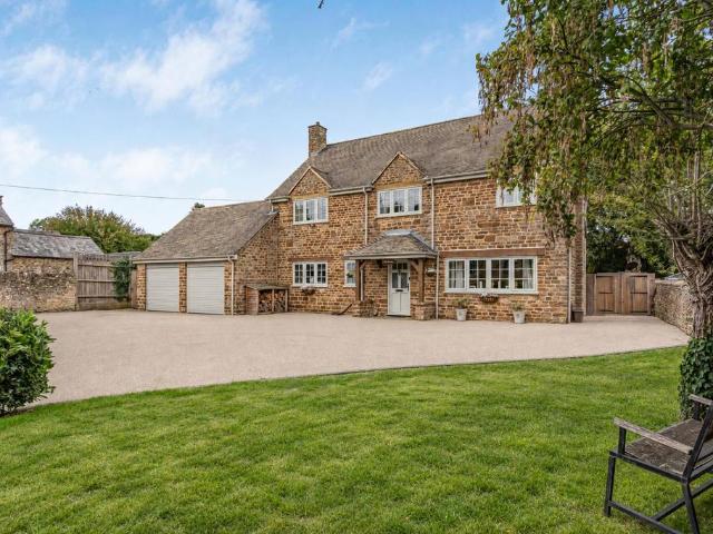 House for sale in Farthinghoe, West Northamptonshire