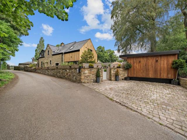 House for sale in Bailiff Bridge, West Yorkshire
