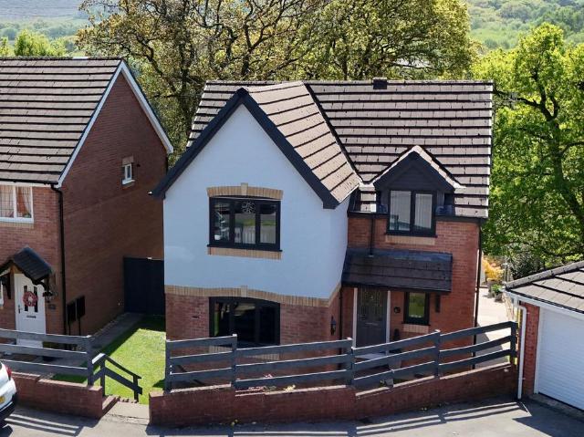 House for sale in Robertstown, Cwmdare