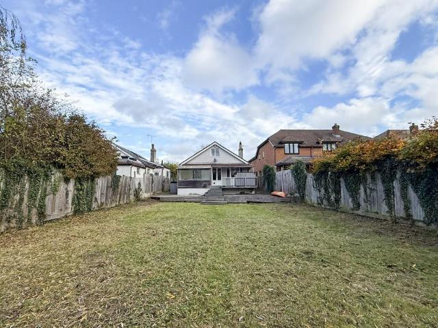 House for sale in Hythe End, Wraysbury