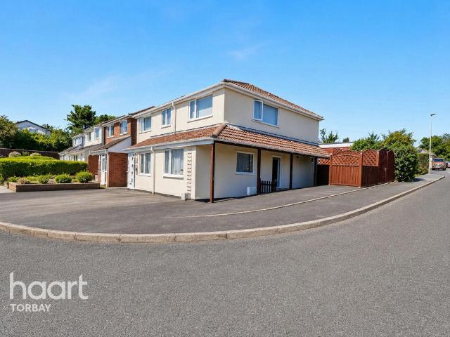 House for sale in Strode, Devon