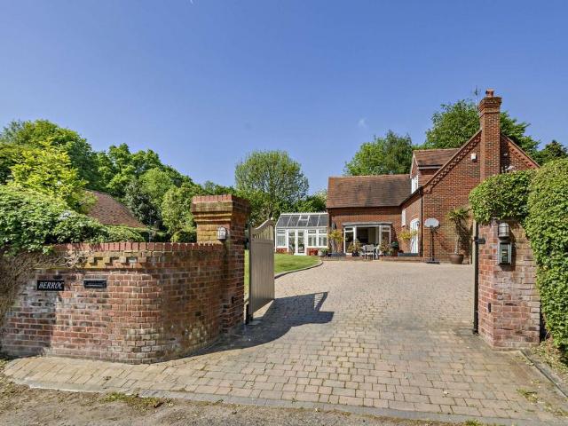 House for sale in Upper Basildon, West Berkshire