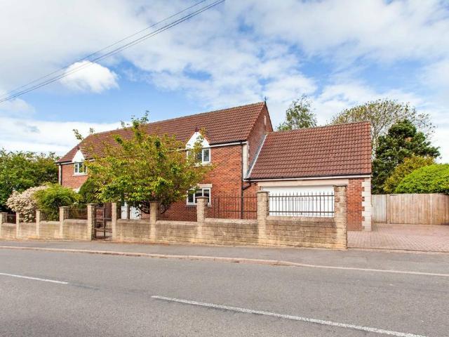 House for sale in Shuttlewood, Elmton