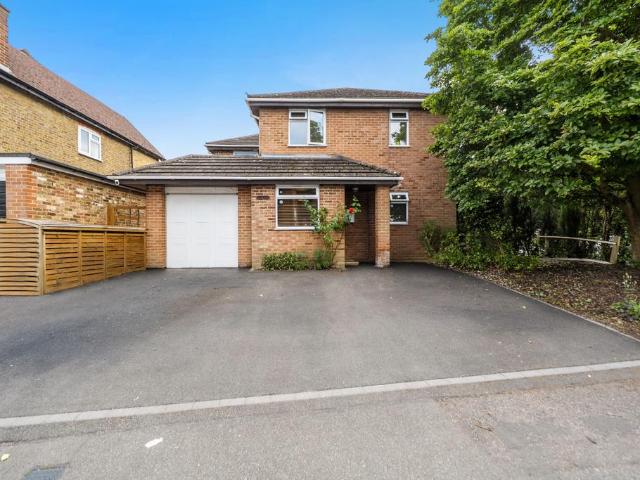 House for sale in Horsell, Woking