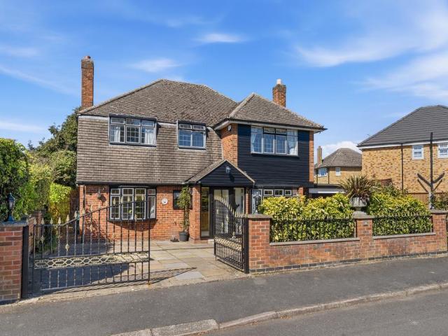 House for sale in Oadby, Leicestershire