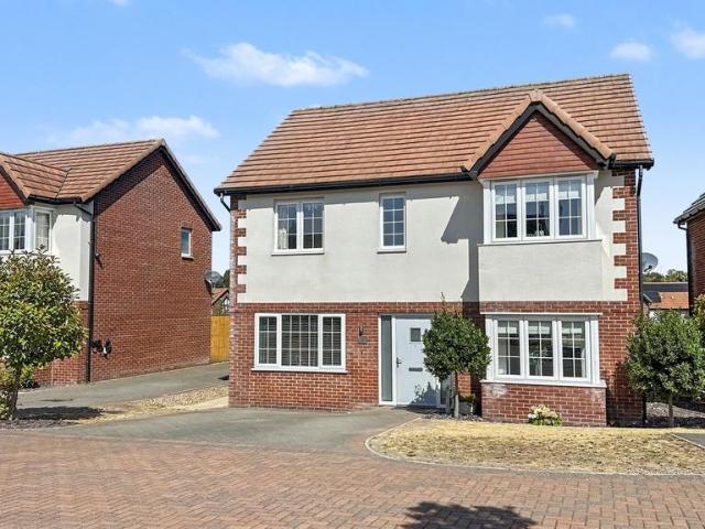 House for sale in Berry Hill, Potters Corner