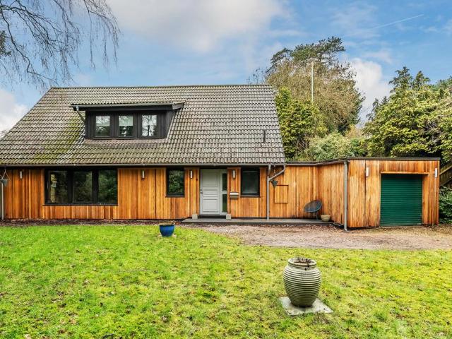 House for sale in Oxted, Hillview