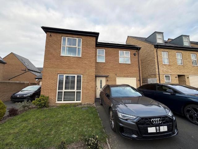 House for sale in Whitwood, West Yorkshire