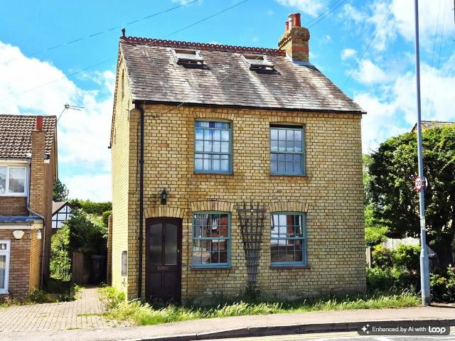 House for sale in Shefford, Bedfordshire