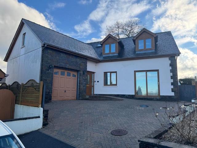 House for sale in New Inn, Wales
